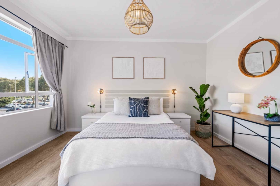 To Let 2 Bedroom Property for Rent in Green Point Western Cape